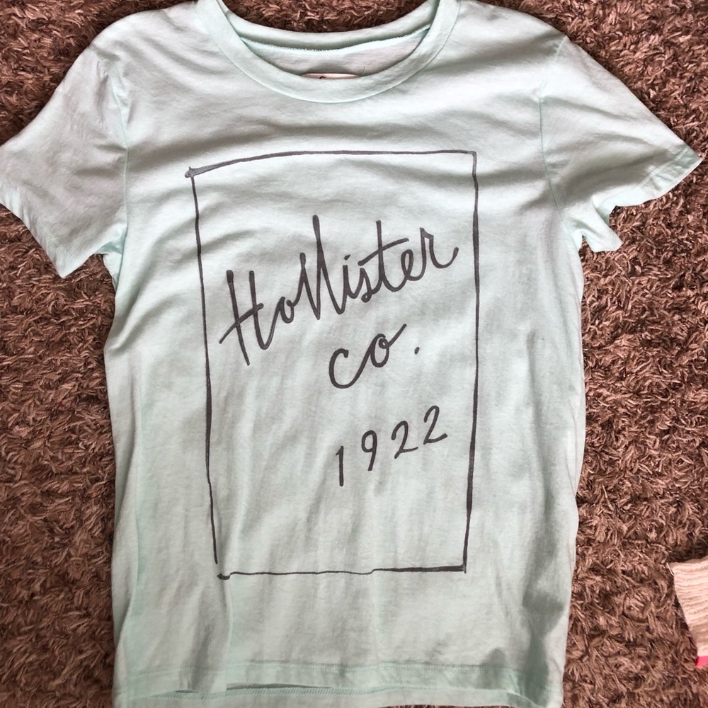 Hollister t-shirt